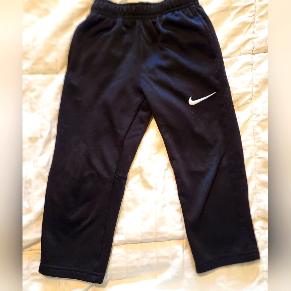 Nike fleece lined/dri fit 4T (unisex)